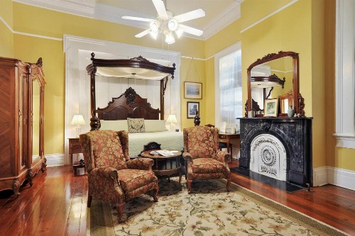 Ashton's Bed and Breakfast - image 2