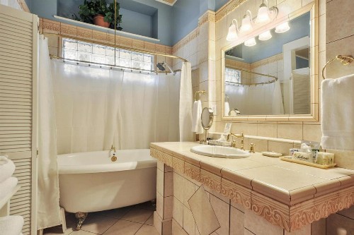 Ashton's Bed and Breakfast - image 23