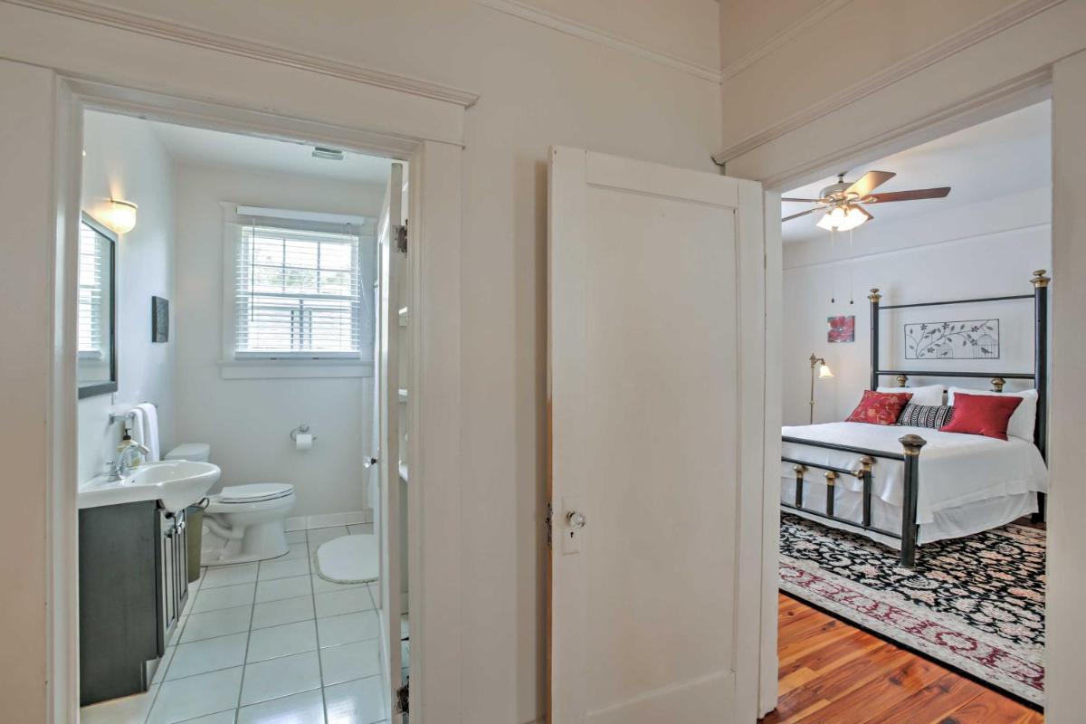 Traditional New Orleans Apt with Porch in River Bend - image 6