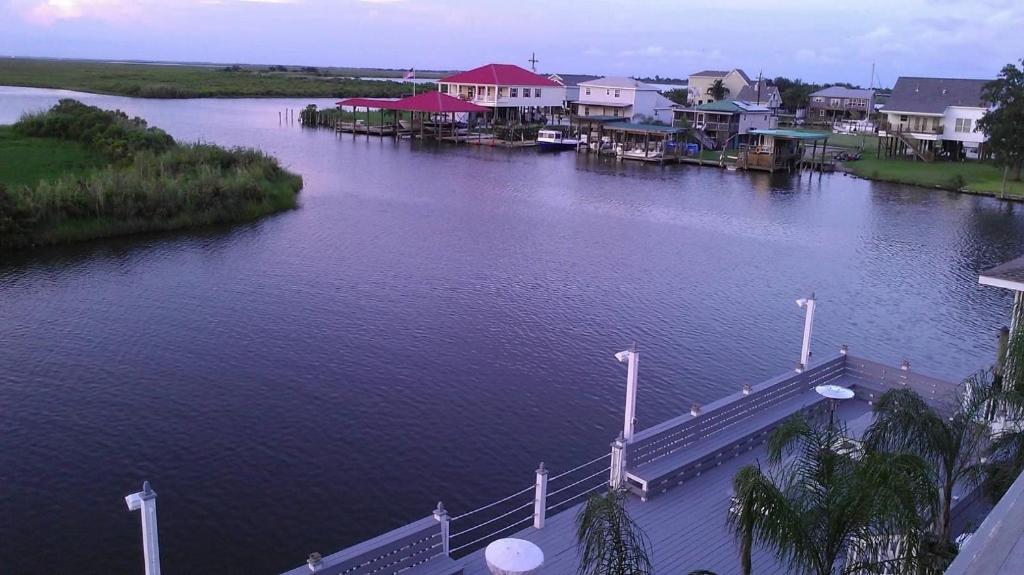 Waterfront Villa with Deck - 23 Mi to French Quarter! - image 6