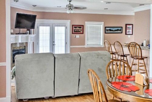 Waterfront Villa 23 Miles to Downtown New Orleans - image 10