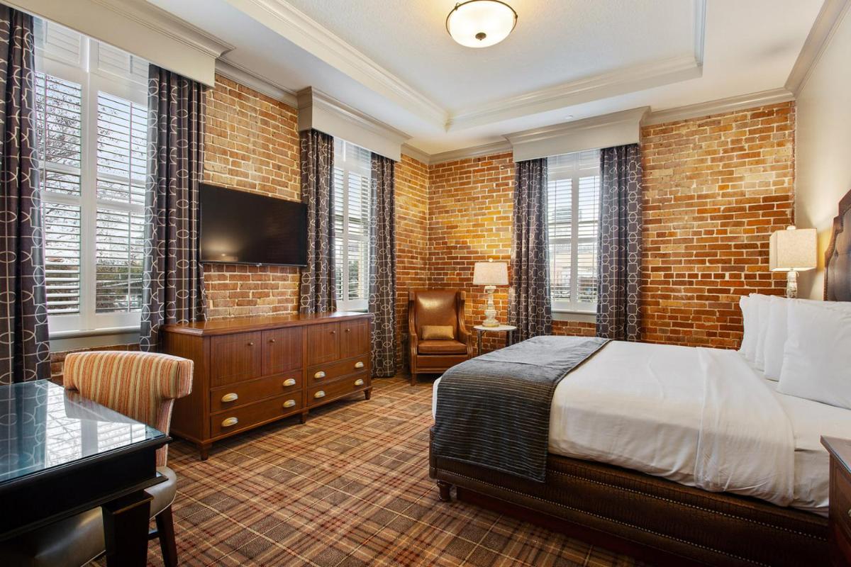 The Brakeman Hotel - image 4