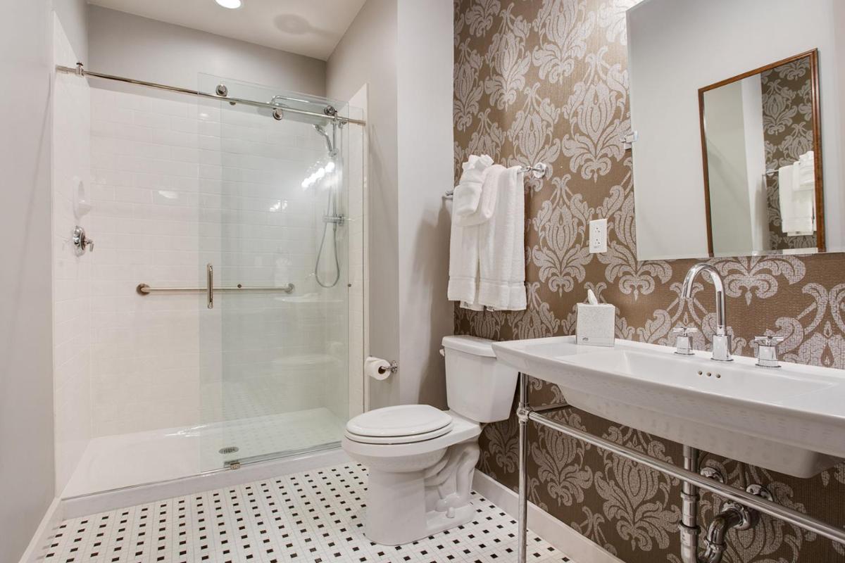 The Brakeman Hotel - image 7