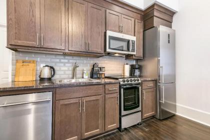 Hosteeva Canal Luxury Condos - image 9