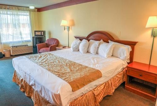 River Side Inn New Port Richey - image 7