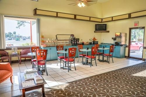 River Side Inn New Port Richey - image 8
