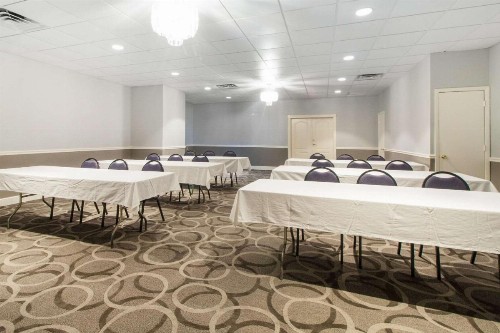 Quality Inn and Suites Conference Center - image 14