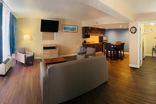 Quality Inn and Suites Conference Center - image 4