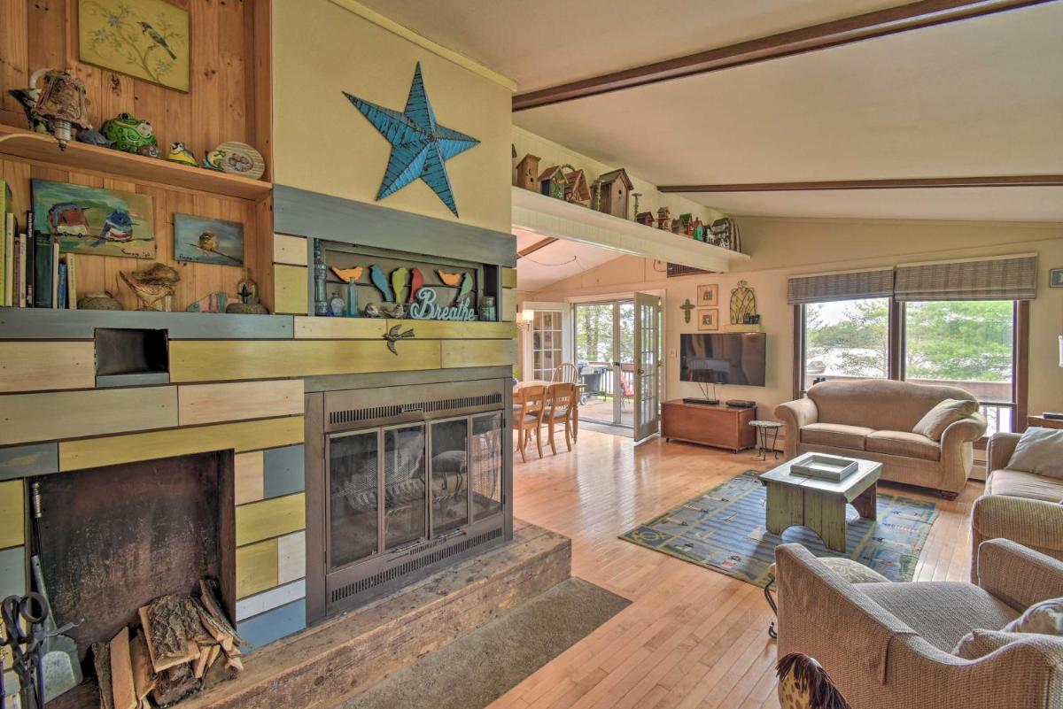 4 Season Lake House 7 Miles to Sand Valley! - image 4