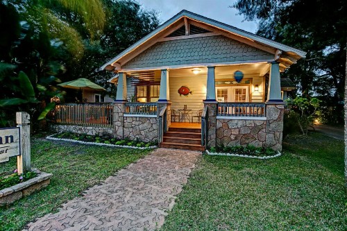 Anchor Inn NSB Bed and Breakfast - image 1