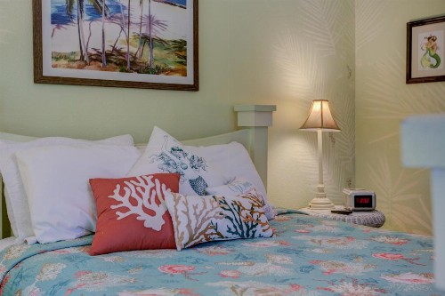 Anchor Inn NSB Bed and Breakfast - image 10