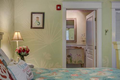 Anchor Inn NSB Bed and Breakfast - image 11