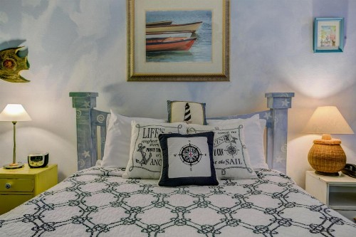 Anchor Inn NSB Bed and Breakfast - image 12