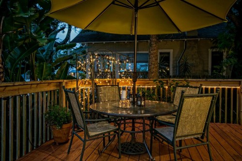 Anchor Inn NSB Bed and Breakfast - image 31