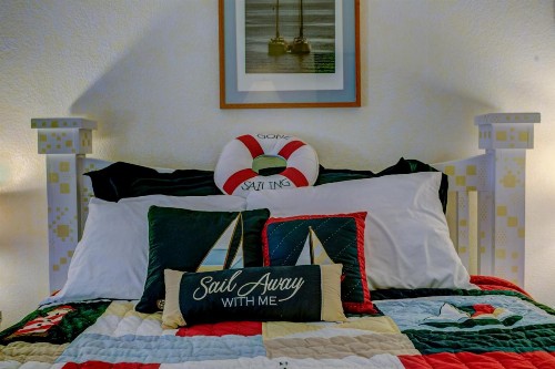 Anchor Inn NSB Bed and Breakfast - image 38