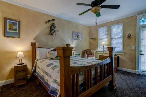 Anchor Inn NSB Bed and Breakfast - image 44