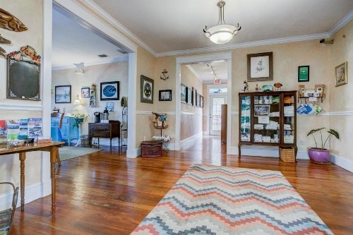 Anchor Inn NSB Bed and Breakfast - image 45