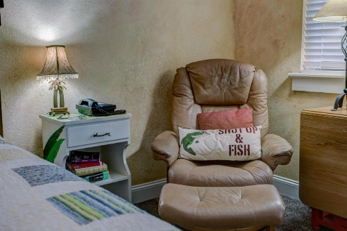 Anchor Inn NSB Bed and Breakfast - image 6