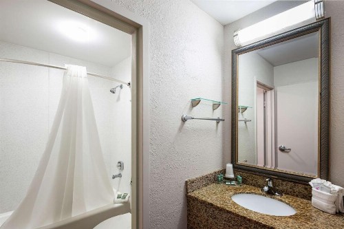 Best Western New Smyrna Beach Hotel & Suites - image 29