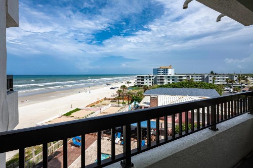 Best Western New Smyrna Beach Hotel & Suites - image 48