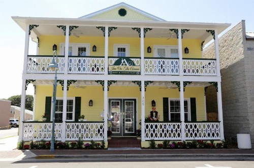 Inn on the Avenue - image 38
