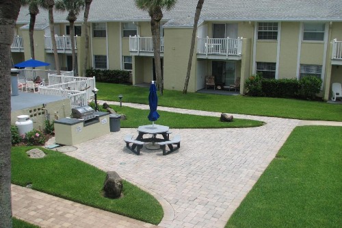 Colony Beach Club - image 8