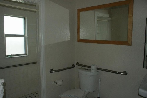 Sea Vista Motel - image 22