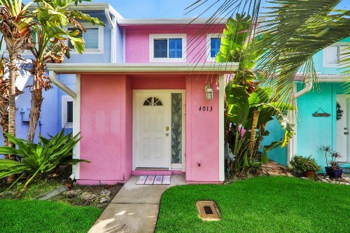 Flamingo Cottage - image 1
