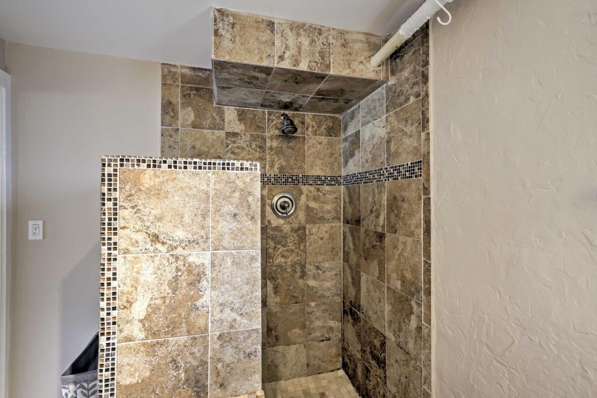 New Smyrna Beach House Walk to Ocean & Flagler Ave - image 4