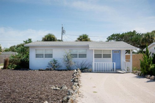 Charming Beachside Home by Ocean Properties - image 15