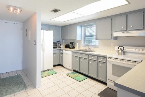 Ponce de Leon Towers by Ocean Properties - image 6