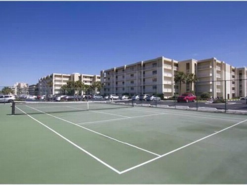 Cute 1BR Condo Directly on Beach condo