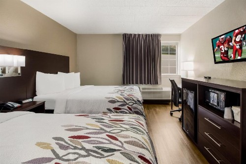 Econo Lodge New Stanton I-70 - image 21