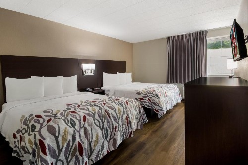 Econo Lodge New Stanton I-70 - image 22