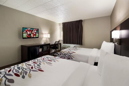 Econo Lodge New Stanton I-70 - image 28