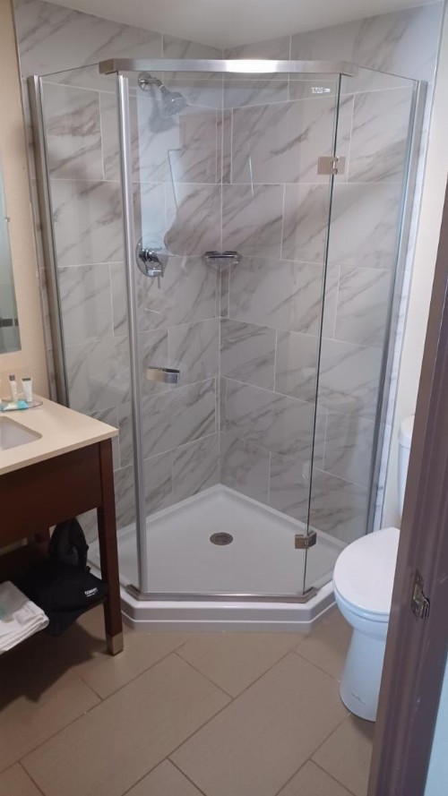 Comfort Inn New Stanton - image 32