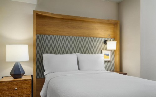 Holiday Inn Wall Street an IHG Hotel - image 6