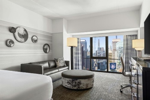 New York Marriott Marquis - image 2