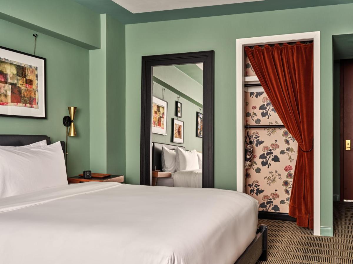Hampton Inn Manhattan-Times Square North - image 2