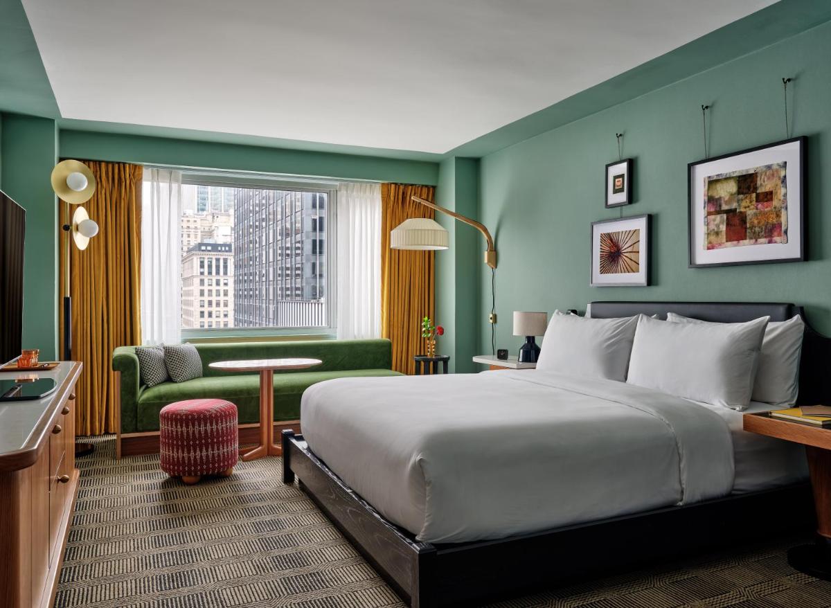 Hampton Inn Manhattan-Times Square North - image 3