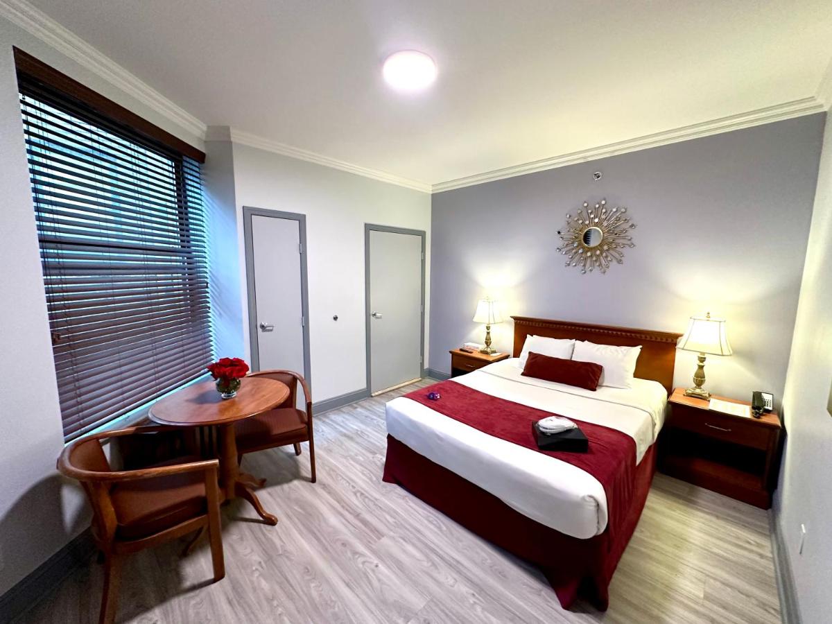 Hotel St. James - image 4