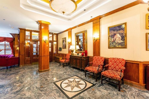 Hotel St. James - image 9