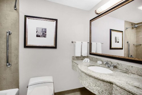 Hilton Garden Inn West 35th Street - image 24