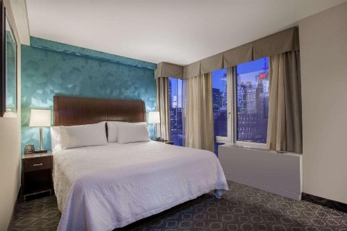 Hilton Garden Inn West 35th Street - image 40