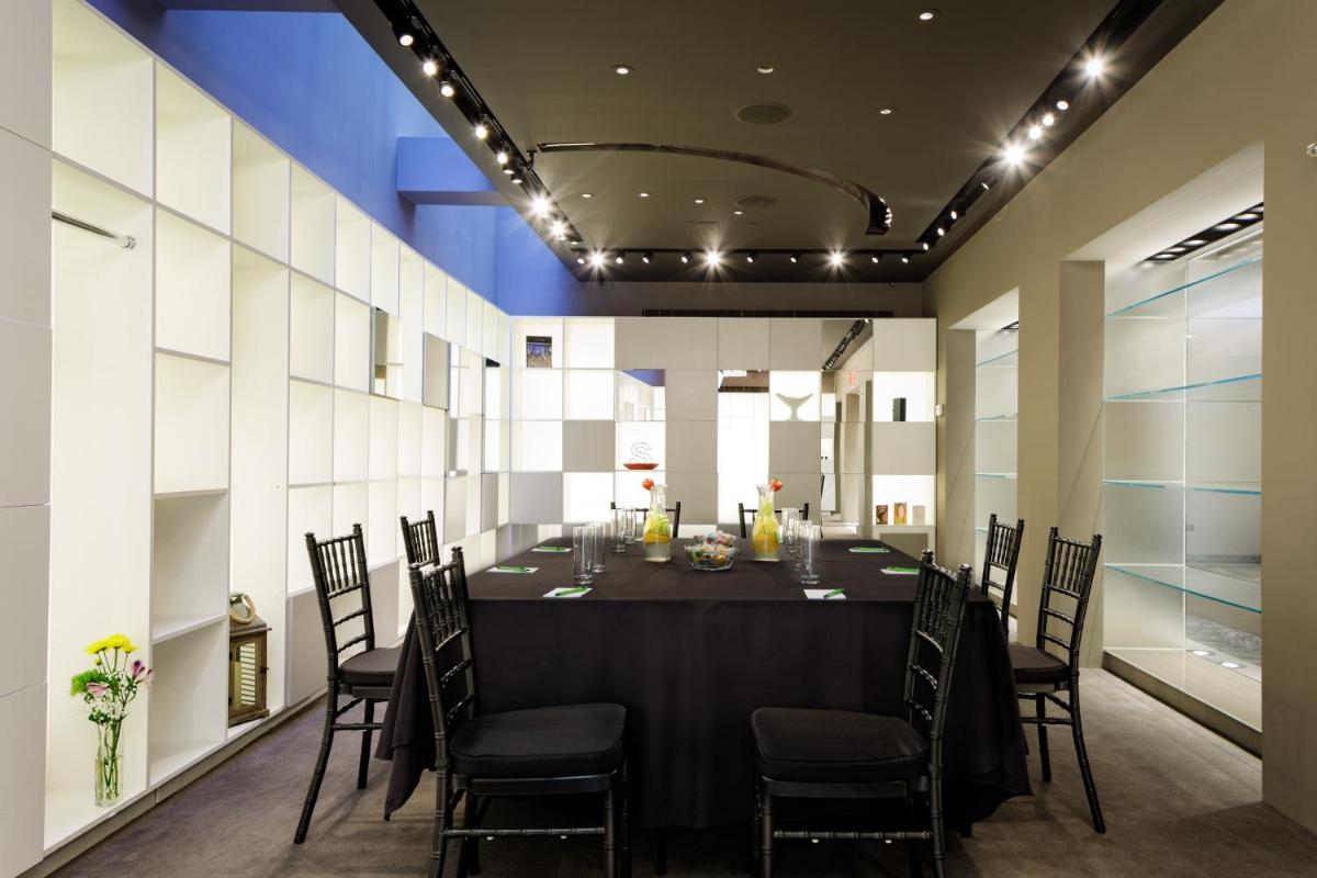 Shoreham Hotel - image 2