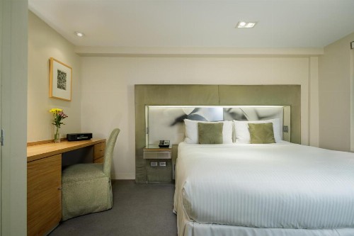 Shoreham Hotel - image 41