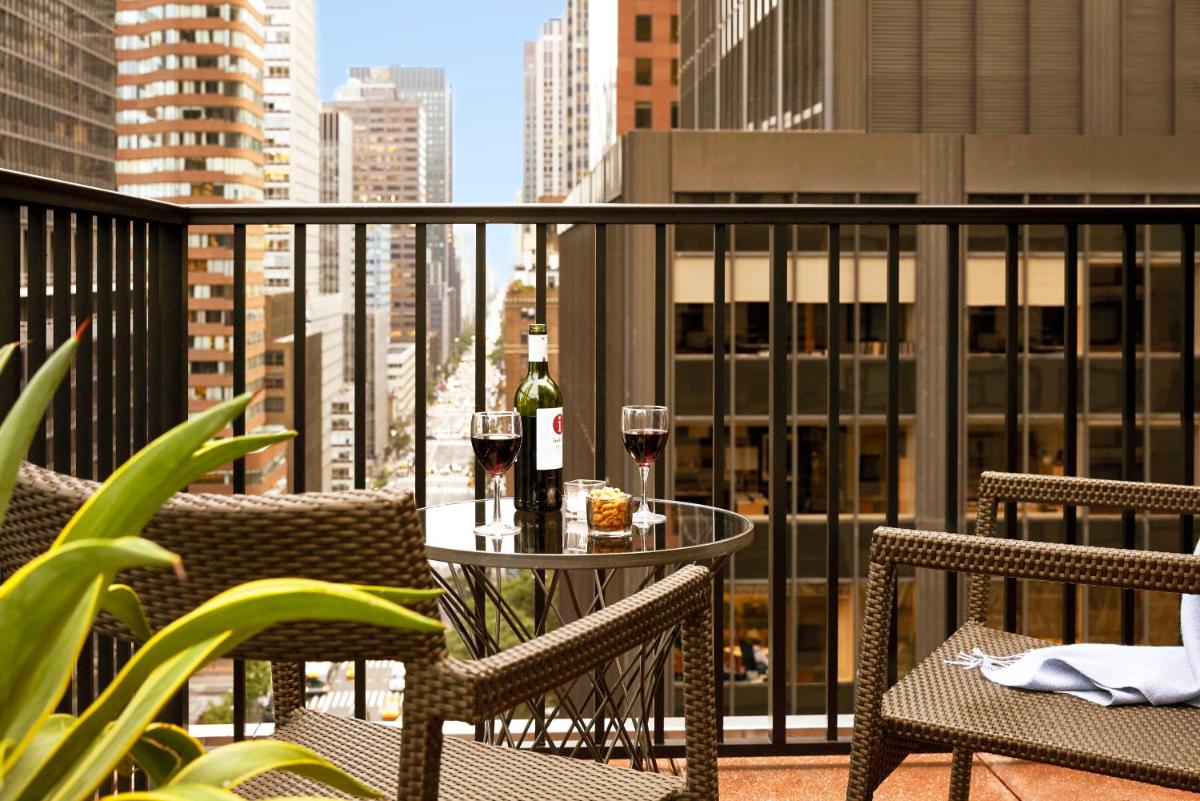 Fifty Hotel & Suites by Affinia - image 2