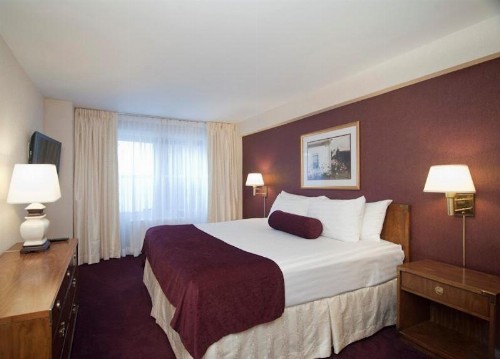 Murray Hill East Suites - image 30