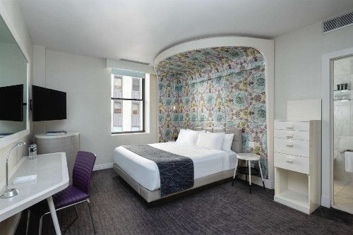 Dream Midtown - image 25