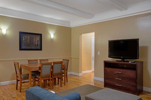Best Western Plus Hospitality House Suites - image 16
